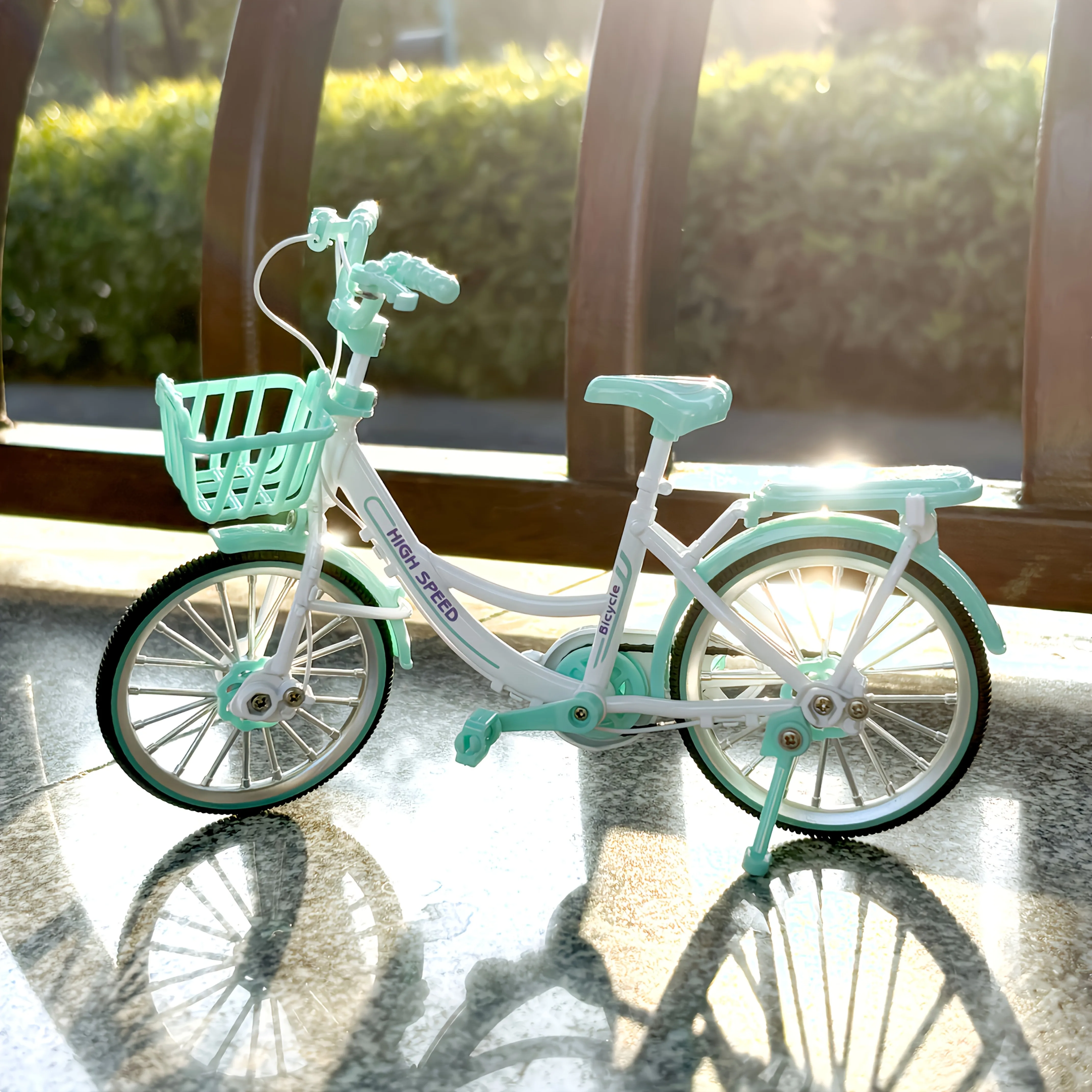 Ozdoba w stylu vintage, nowy model roweru na palec dla kobiet, dekoracyjny przedmiot kolekcjonerski, z niebieskim rowerem, łańcuchem, odpowiedni do wprowadzania w obracanie się na rowerze dla dzieci, prezent urodzinowy, prezent świąteczny, prezent na Halloween i Wielkanoc.