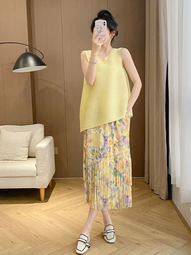 Conjunto de saia midi com bainha floral e borlas, amarelo, sem mangas, com babados, meia crimento, roupa de verão, respirá...