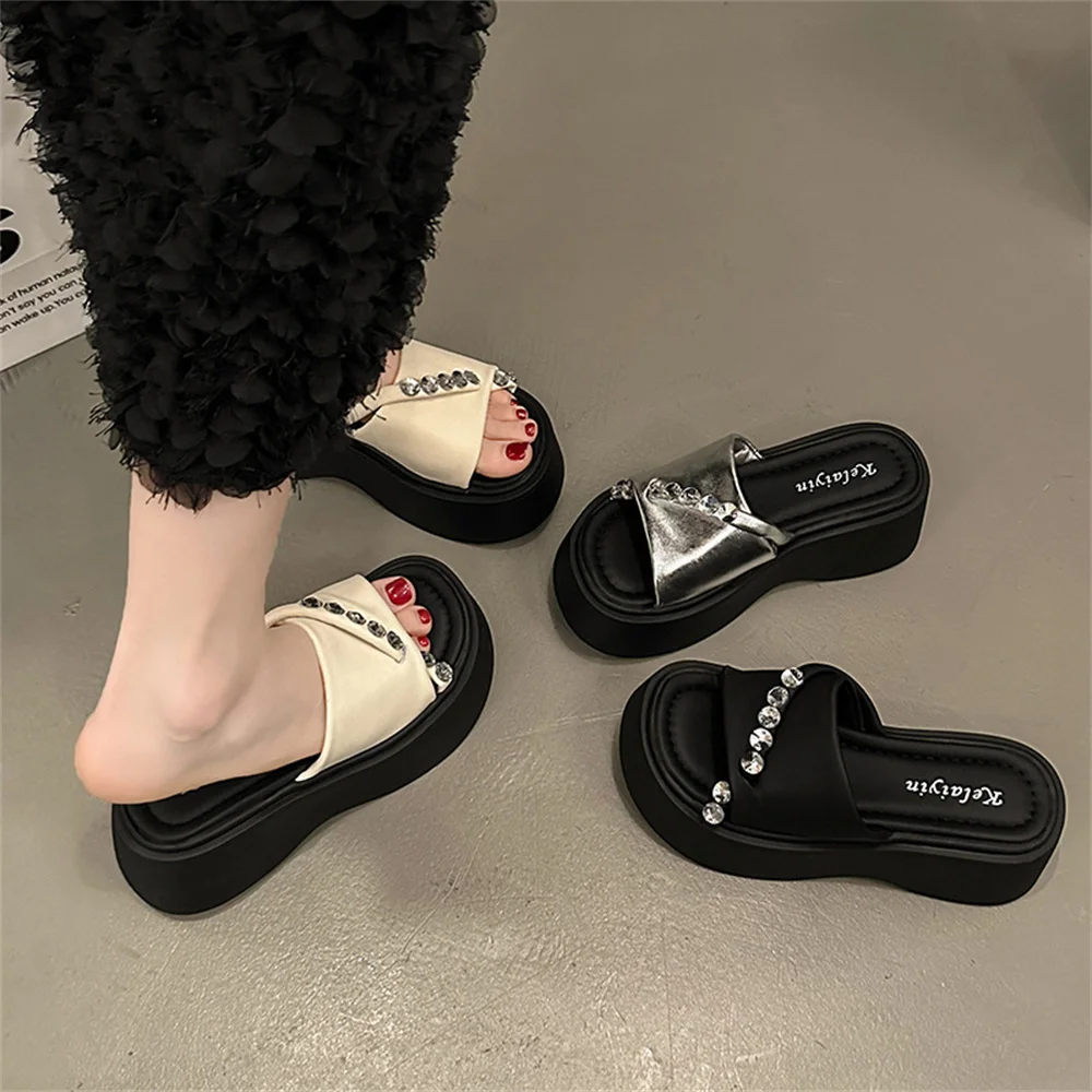 

Rhinestone Thick-Soled Sandals Women Wear Wedges Summer New Korean Style Open-Toe Flip-Flops Casual Holiday Beach Slippers-1