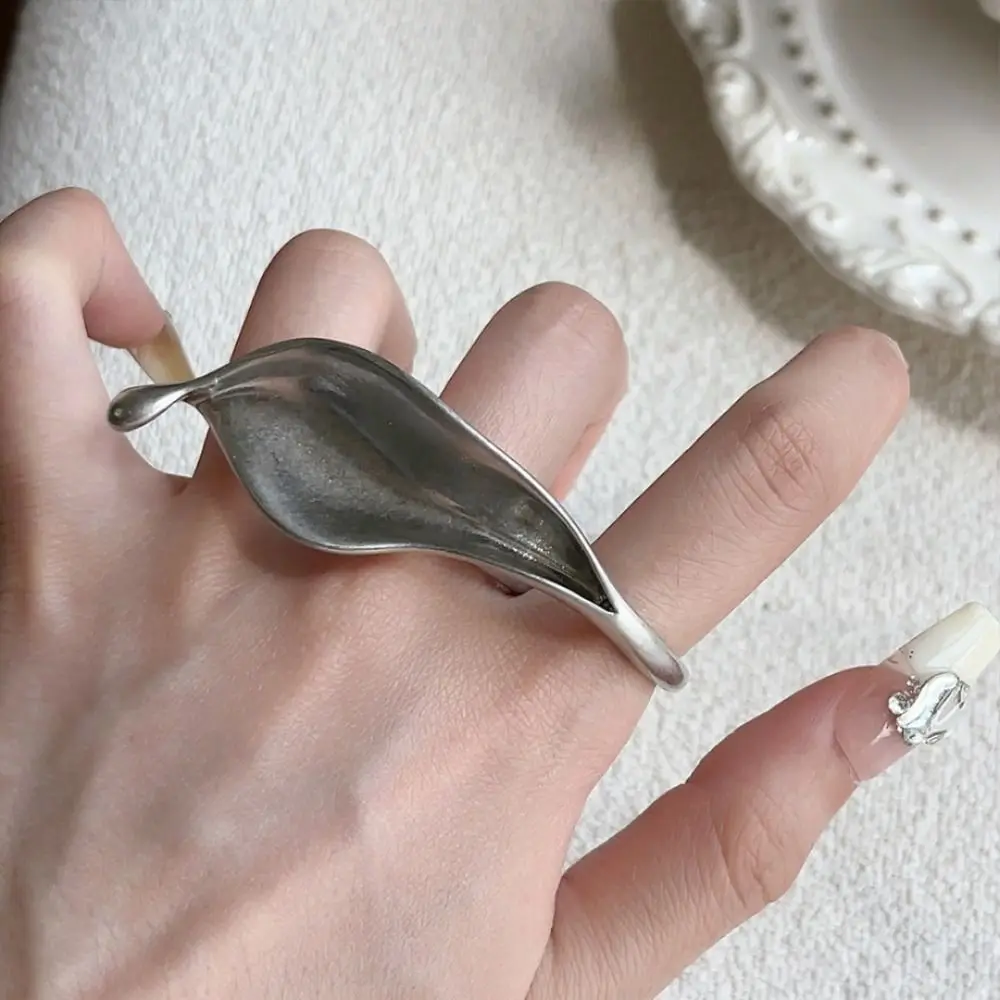 Trendy Metal Exaggerated Leaf Shaped Ring Punk Vintage Luxury Large Open Rings for Women Gift Irregular Jewelry Accessories