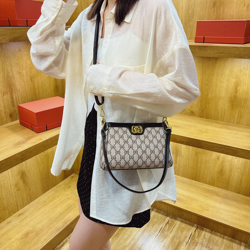 

Классическая элегантная женская роскошная сумка на плечо Стильная кожаная сумка Модная сумка через плечо Высококачественная большая сумка Дизайнерская шикарная сумка