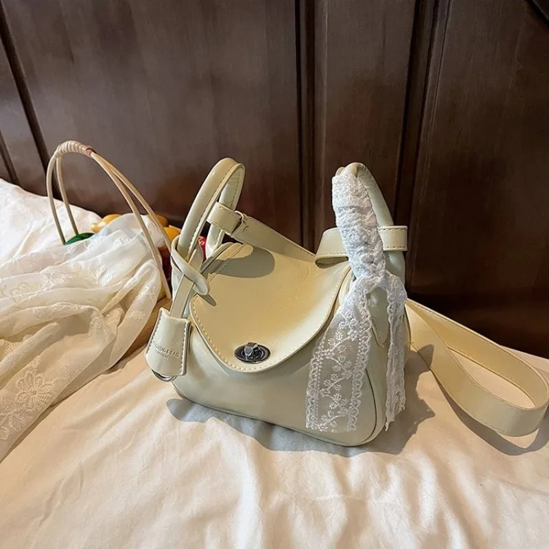 

Compact Hands-Free Sling Bag For Active Women Lightweight Underarm Shoulder Bag For Errands And Outdoor Activities