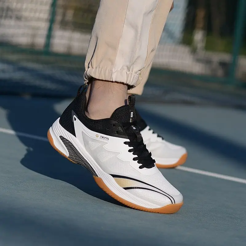 Shoes suitable for sports training: volleyball shoes, breathable badminton shoes, men's and women's lace-up tennis sneakers, non