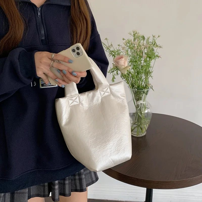 

Черные, белые, серебристые, розовые маленькие сумки из искусственной кожи для женщин, классические простые корейские сумки-ведра, повседневные сумки для шопинга и вечеринок.