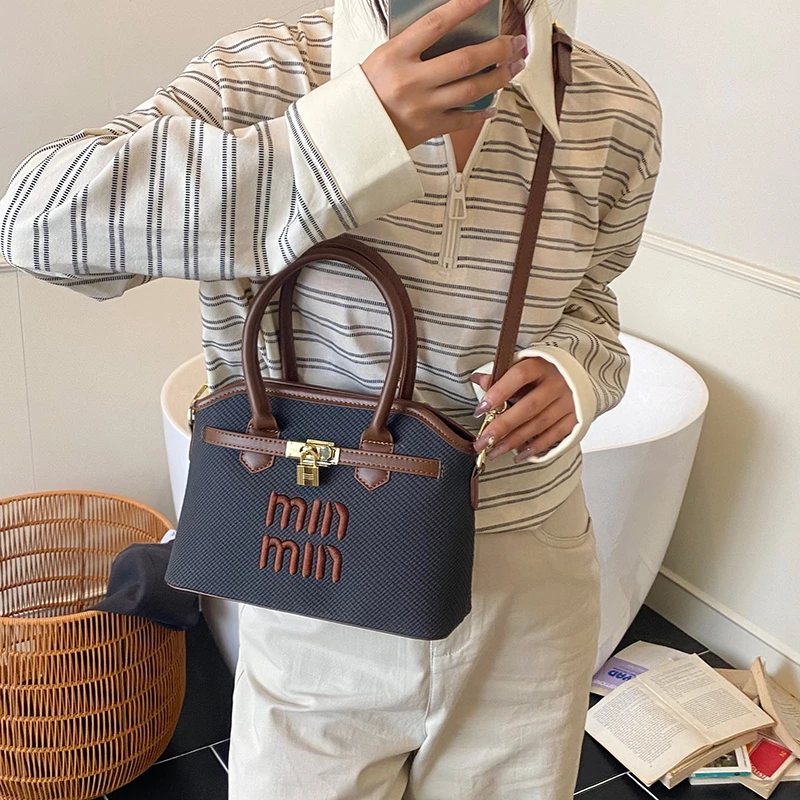Modern trend zipper shoulder bag, classic fashion handbag, high-quality women's chain strap crossbody bag