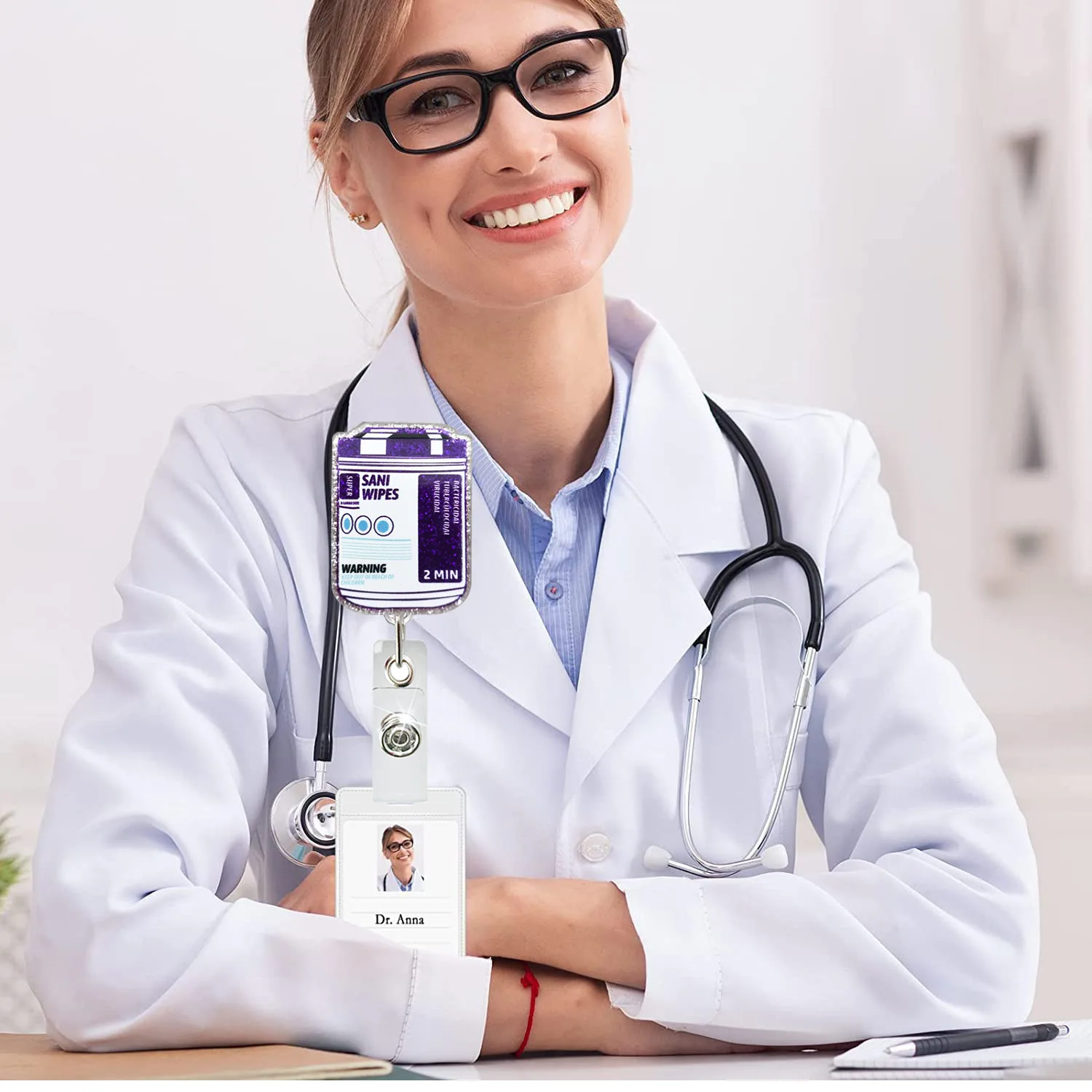 التمساح كليب معرف حامل شارة بكرة شارة كليب لممرضة عيادة المستشفى