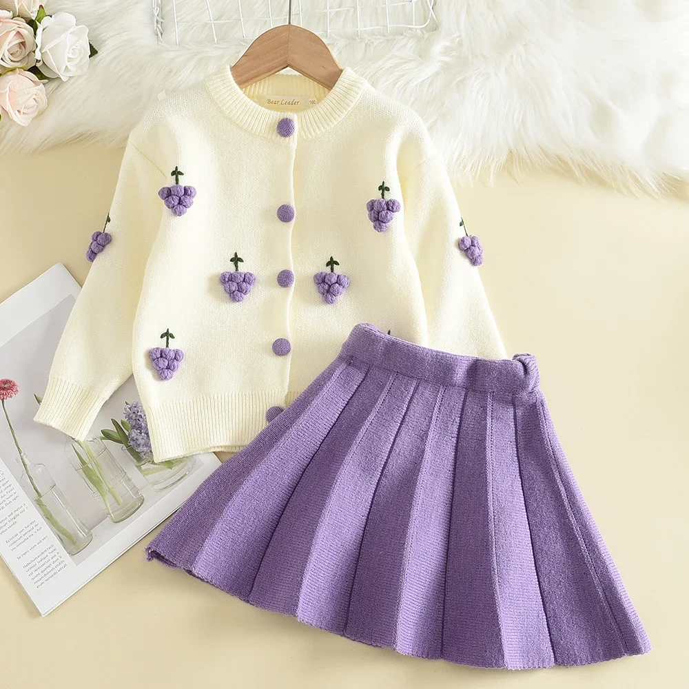 

Sweet and Lovely Winter Girl Clothes with Single Breasted Fruit Print Long Sleeved Top and Pleated Skirt Two-piece Set