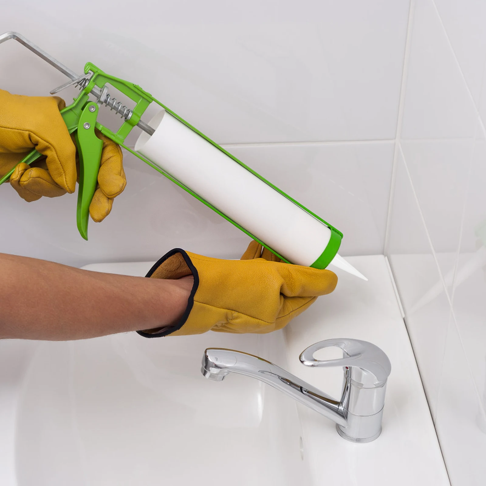 

100Pcs Caulking Nozzle Applicator Tips Easy to Use Flexible Installation Caulking Tool Kit Caulk Extension Nozzle