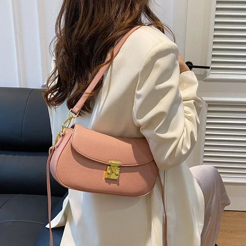 

2025 Vintage Minimalist Pebbled Leather Bag - Women's Convertible Strap Matte Lock Day-to-Night Crossbody