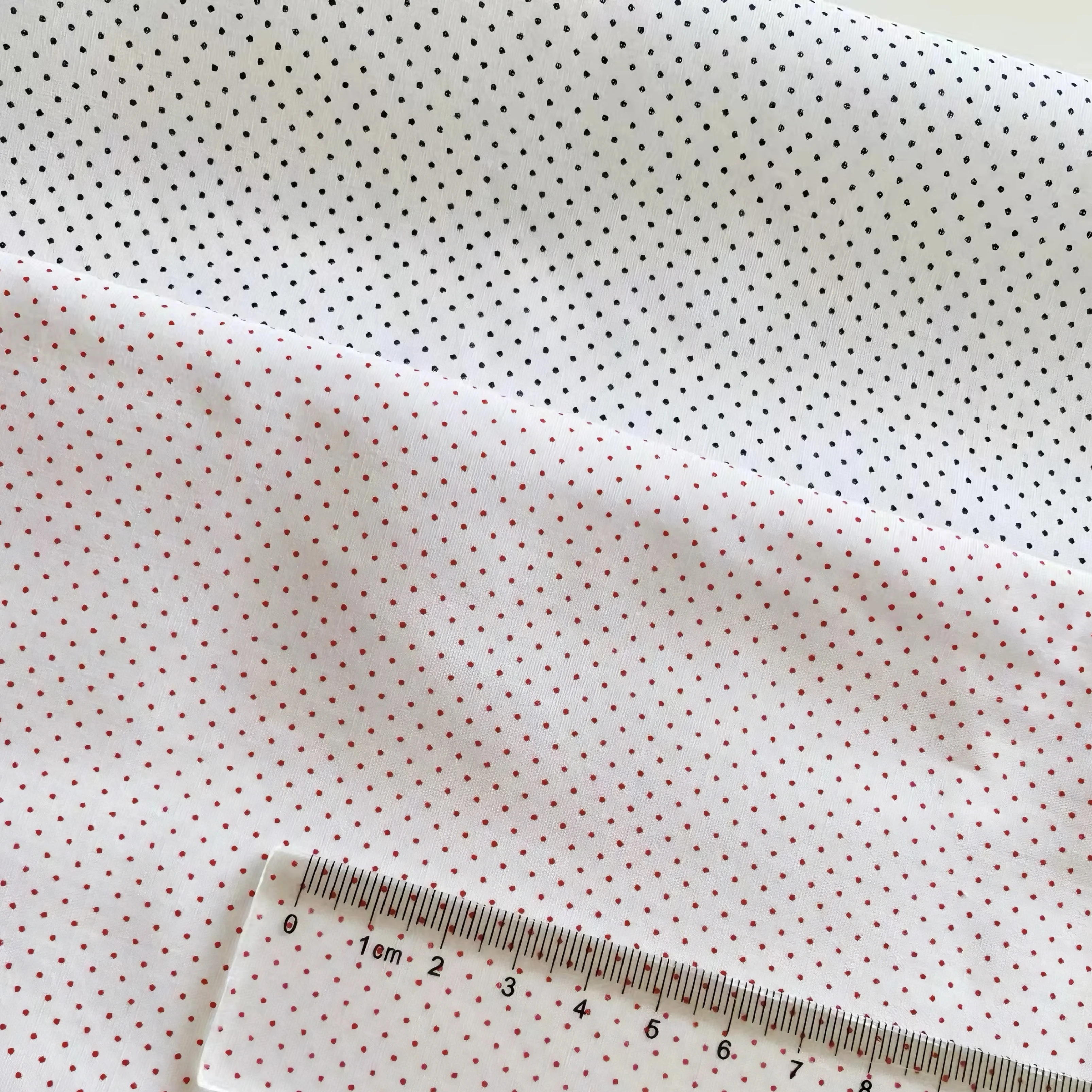 

Хлопковая ткань с черными горошками 1 мм, мягкая, дышащая, для пошива одежды, квилтинга и проектов DIY