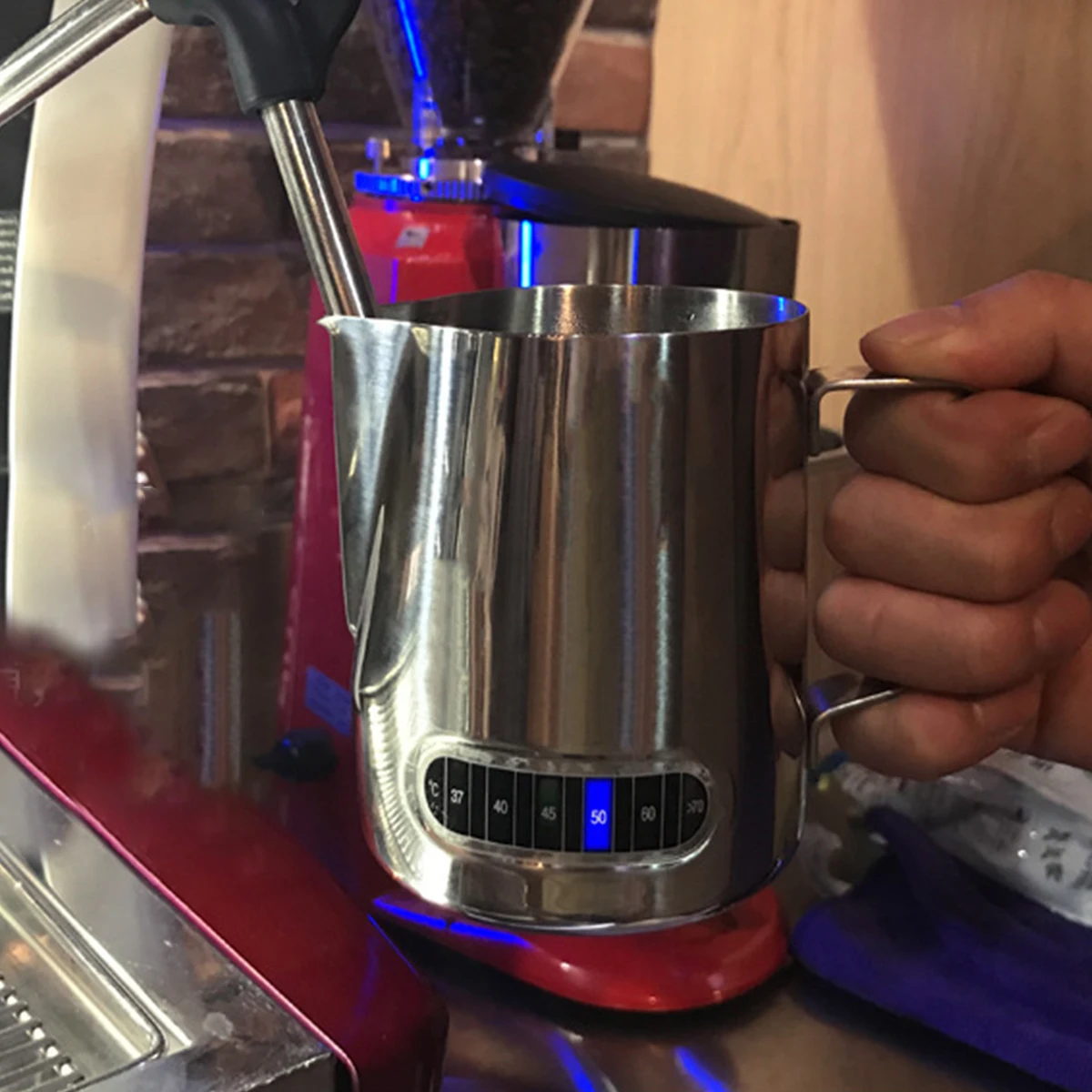 

Milk Frothing Pitcher 500Ml Stainless Steel Coffee Steaming Cup Temperature Sticker Measurement Marks For Espresso