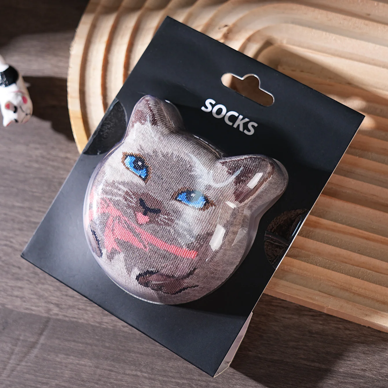 1 pair of unisex short socks with a novel and interesting animal cat design, gift box socks, creative socks, fashionable and trendy style, comfortable and breathable, suitable for parties, casual wear, Valentine's Day, Halloween, birthdays, Christmas, New Year, Thanksgiving, autumn and winter, all-season style, creative gift box