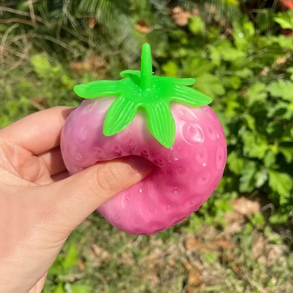 Simulated Color-changing Discolored Strawberries Squeeze Toy Sensory Toy TPR Pinch Decompression Toy Fidget Toy Kids Tricky Doll