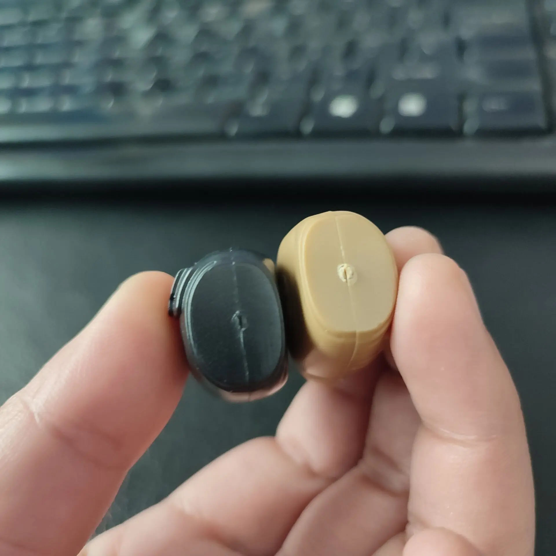 5PCS 1/6 Action Figure Accessories Soldier Kettle Model Spot and Mud/Black Plastic Can Not Be Unscrewed Random Color