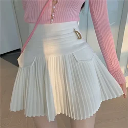 Minifaldas plisadas blancas para mujer, ropa Sexy informal, ajustada, de cintura alta, de Metal, con letras D, línea A, para discoteca, estilo de moda coreana