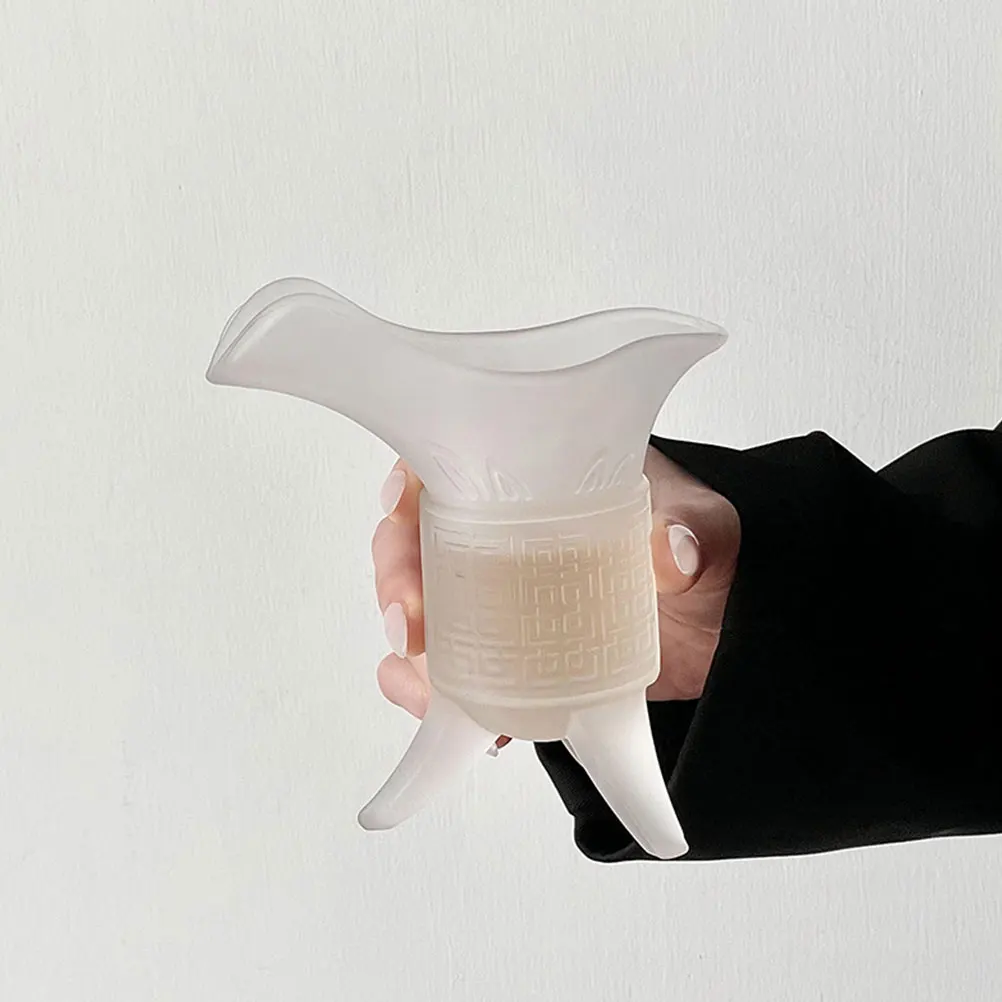 

Vintage Style Emperor Glass Cup Elegant Polished Design Stable Base Clear Glass Liquor Drinking Cup for Home Party Wedding Use