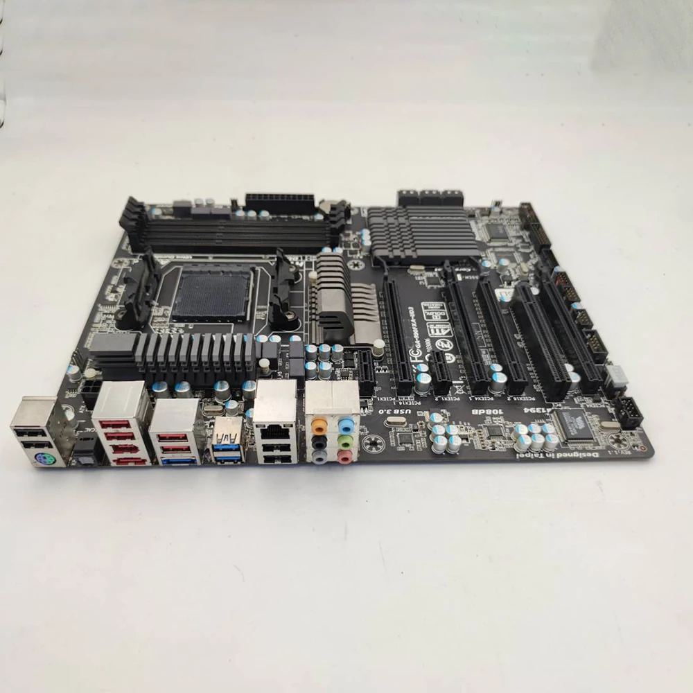 Placa base AM3+990FX SB950 GA-990FXA-UD3