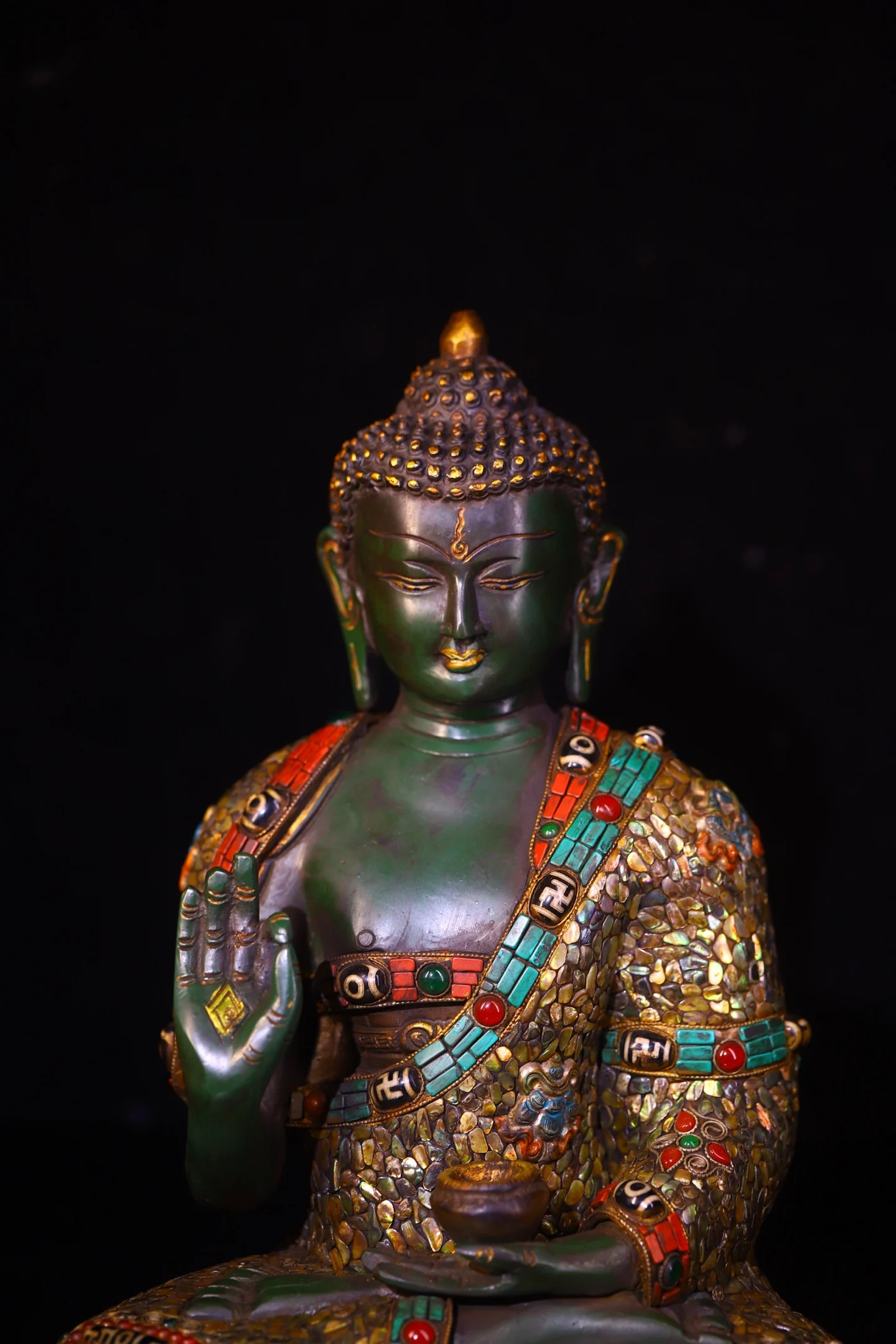 

12"Old China Collections Old Bronze Cinnabar Painted Mosaic Gem gZi Beads Shell Shakyamun Sitting BuddhaWorship Hall