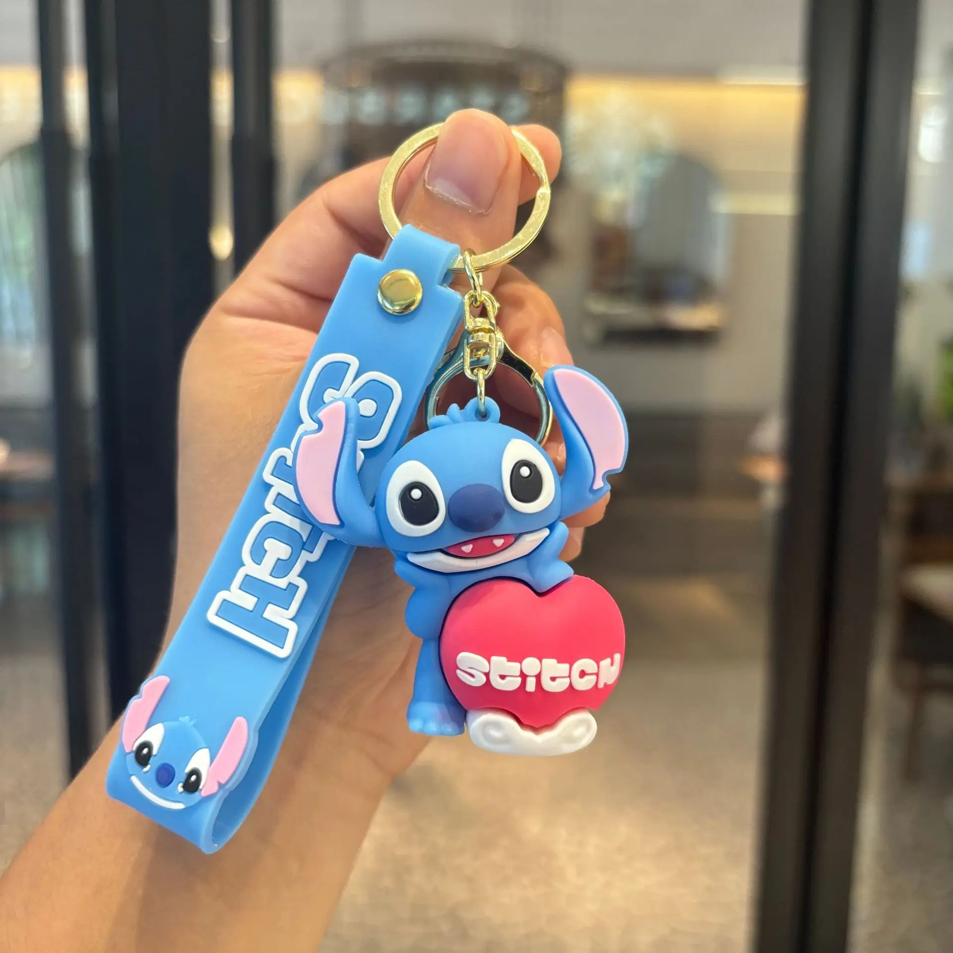 سلسلة مفاتيح بغرز سلسلة قلب وردي دافئ ثلاثية الأبعاد من مادة PVC مع إيماءة مباركة - حلقة مفاتيح السيارة هدية على ظهره هدية عيد ميلاد ساحرة