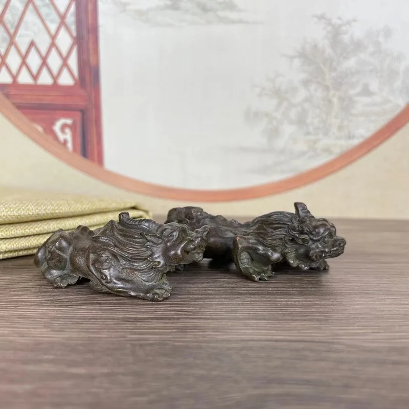 Antique Miscellaneous Bronze Collectibles: Pixiu Auspicious Beast, Vintage Tea Pet, Home Decoration, Office Supplies, Ruler, Pre