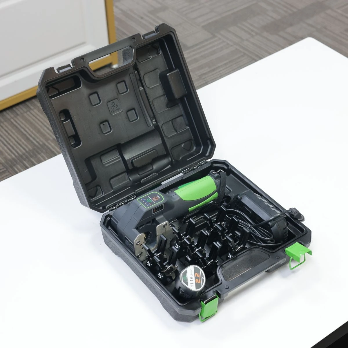 Professionele ST-E900AM elektrische pijpexpander 6-19 mm 45 °   Uitlopen met titanium coating en batterij voor koelkast