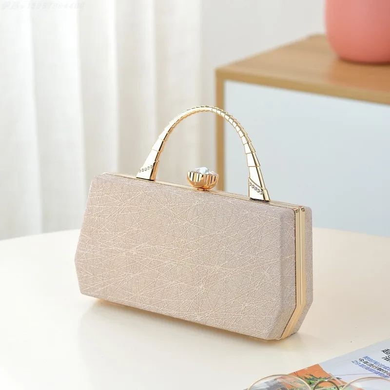 

Элегантная вечерняя сумочка-клатч для женщин, универсальная сумка для банкетов и вечеринок, в комплекте с подарочной сумкой для вечернего наряда.