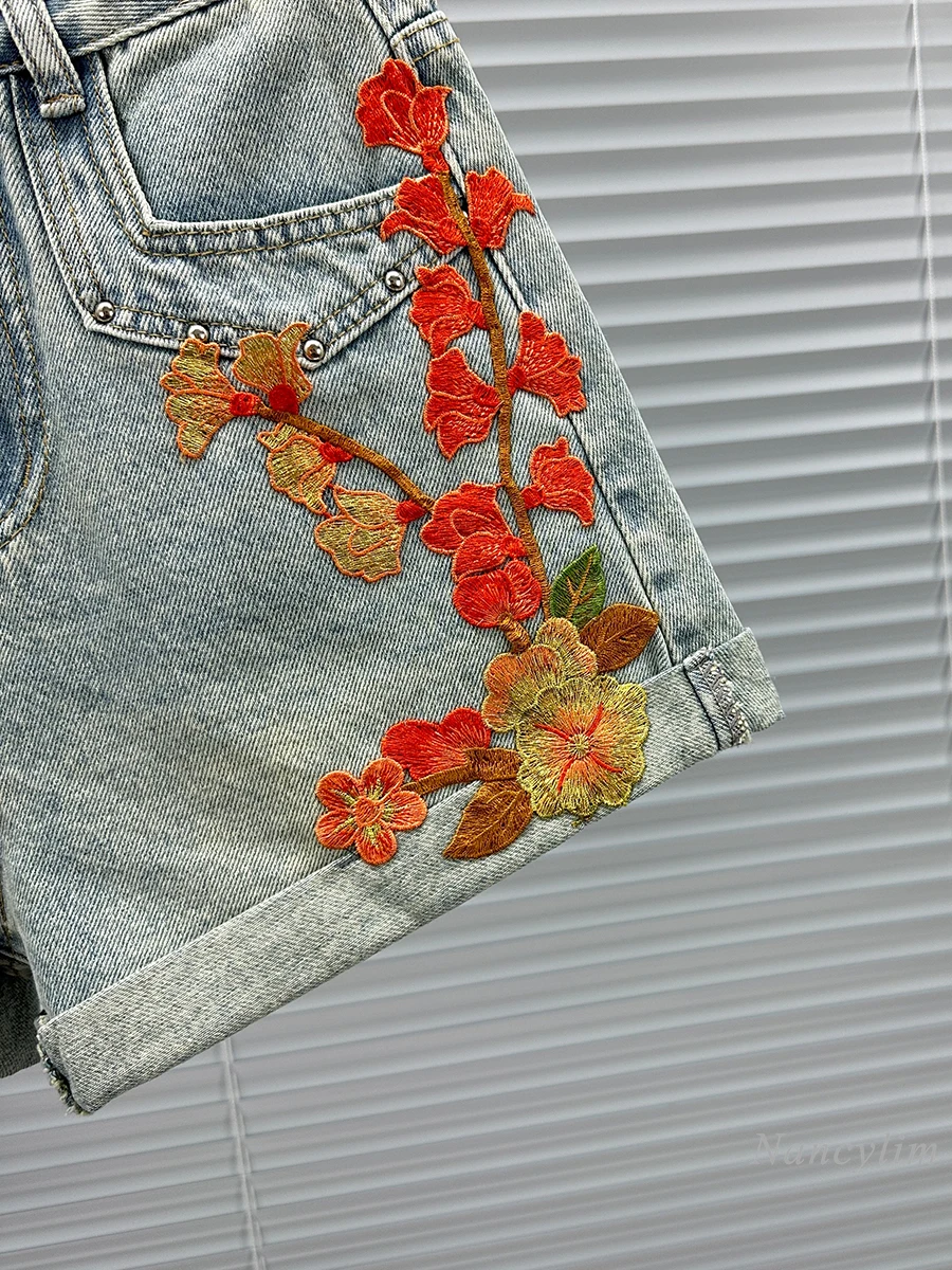 Flower Embroidered Flanging Denim Shorts for Women 2024 New Summer High Waist All-Matching Wide Leg A- Line Hot Pants Tide