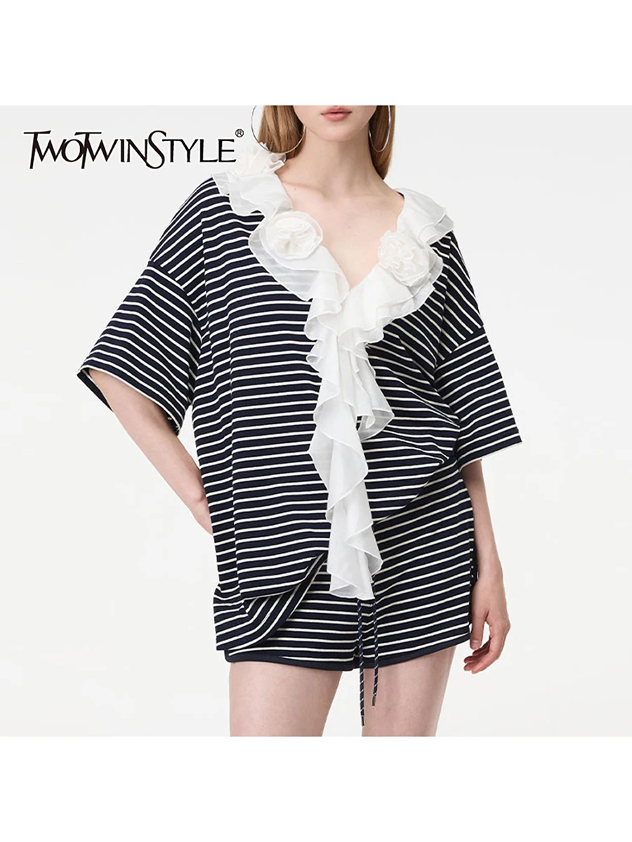 

TWOTWINSTYLE Loose Spliced Striped Two Piece Sets for Women V Neck Short Sleeves Patchwork Fungus Folds Top Short Set Female New