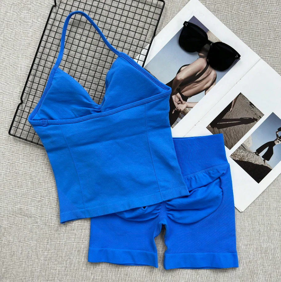 Women's Sports Set: Sleeveless Top + Shorts, Versatile for Everyday Wear, Figure-Slimming Cut, Enhances Buttocks, lightweight an