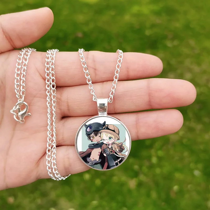 Anime Made In Abyss collana per la collezione di fan Cute Cartoon Anime Figures Poster Glass Cabochon Custom Pendant Jewelry Gift