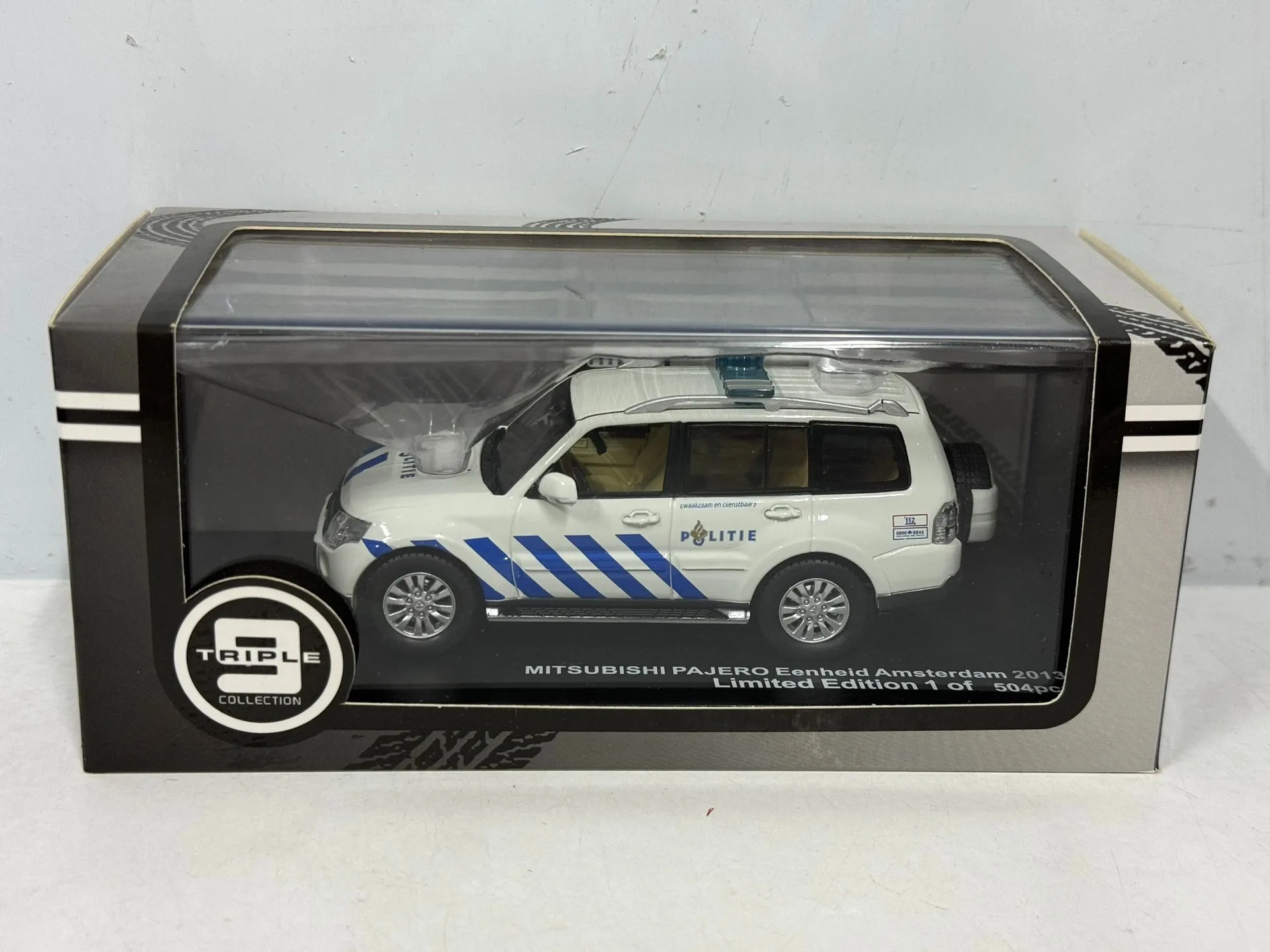 

The Travel Frame Is Broken Diecast T9 1/43 Scale Mitsubishi Pajero Car Model Collectible Toy Gift Souvenir Display Ornament