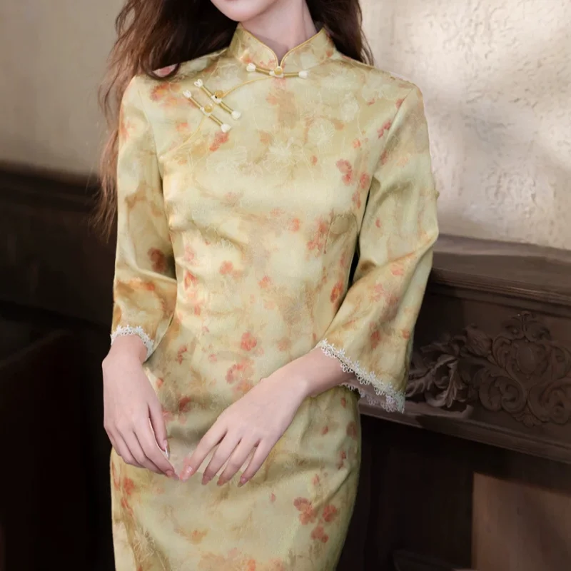 cheongsam-largo-amarillo-estilo-chino-de-otono-qipao-vintage-con-mangas-tres-cuartos-anchas-y-acampanadas-saten-brillante-perlado-para-mujer