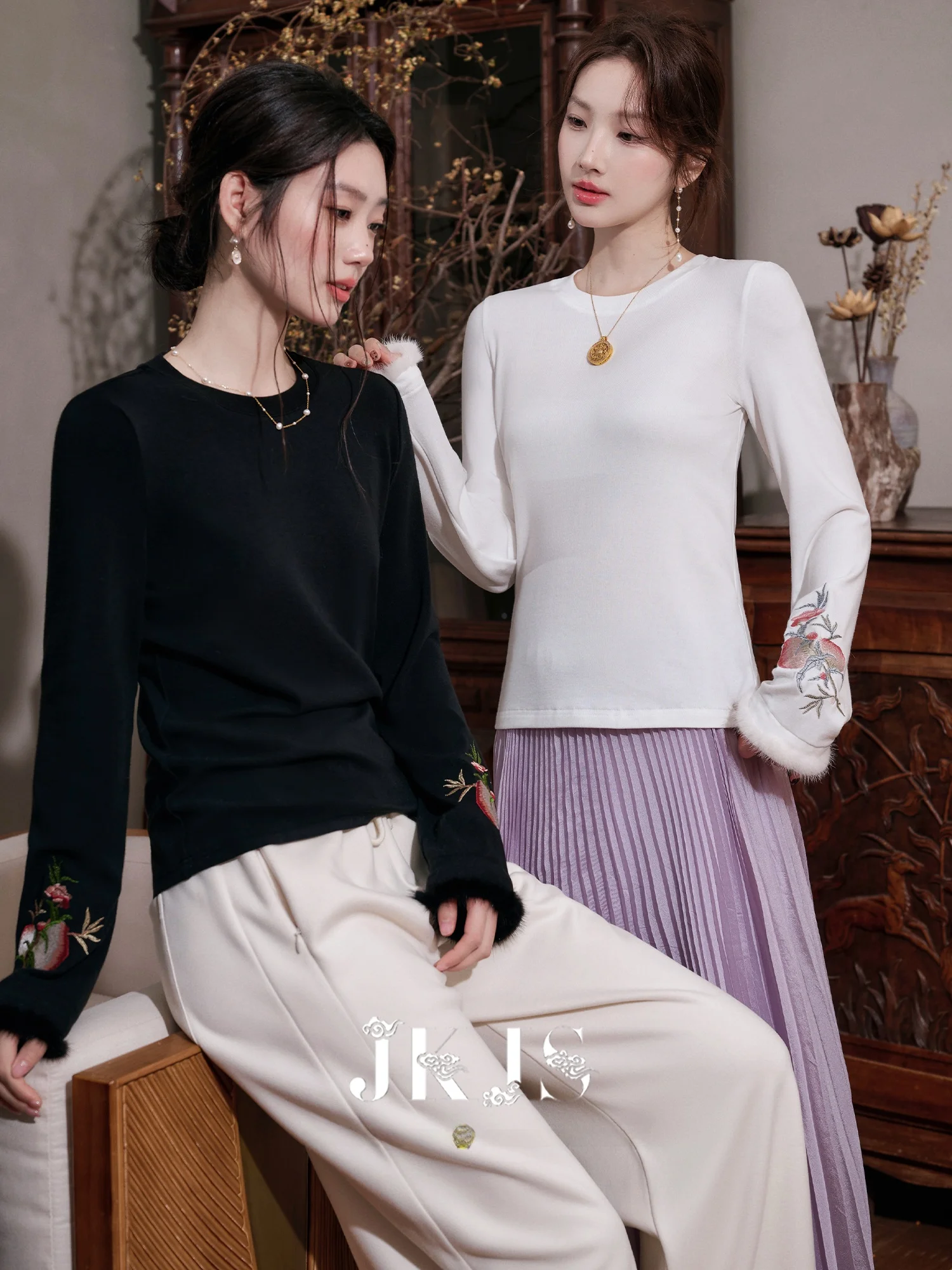

New Chinese Sle Embroidered Silk Cotton Base irt Long Sve Mink Fur Patchwork round Ne Plant Floral Pattern Women's T...