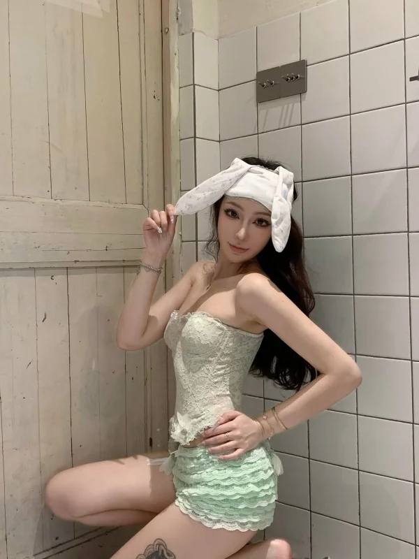 

Sexy Lace Crop Top And Skirt Two-Piece Set Vacation Style Hot Girl Summer New Arrival Women's Fashion High Waist Gown Sleeveless