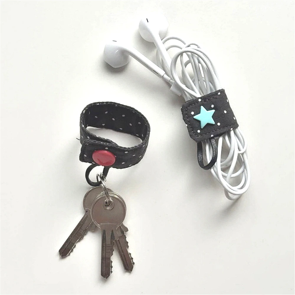Niche fabric winding device Storage bag hanging buckle type headphone data cable anti cable tie wire organizer pure cotton dots