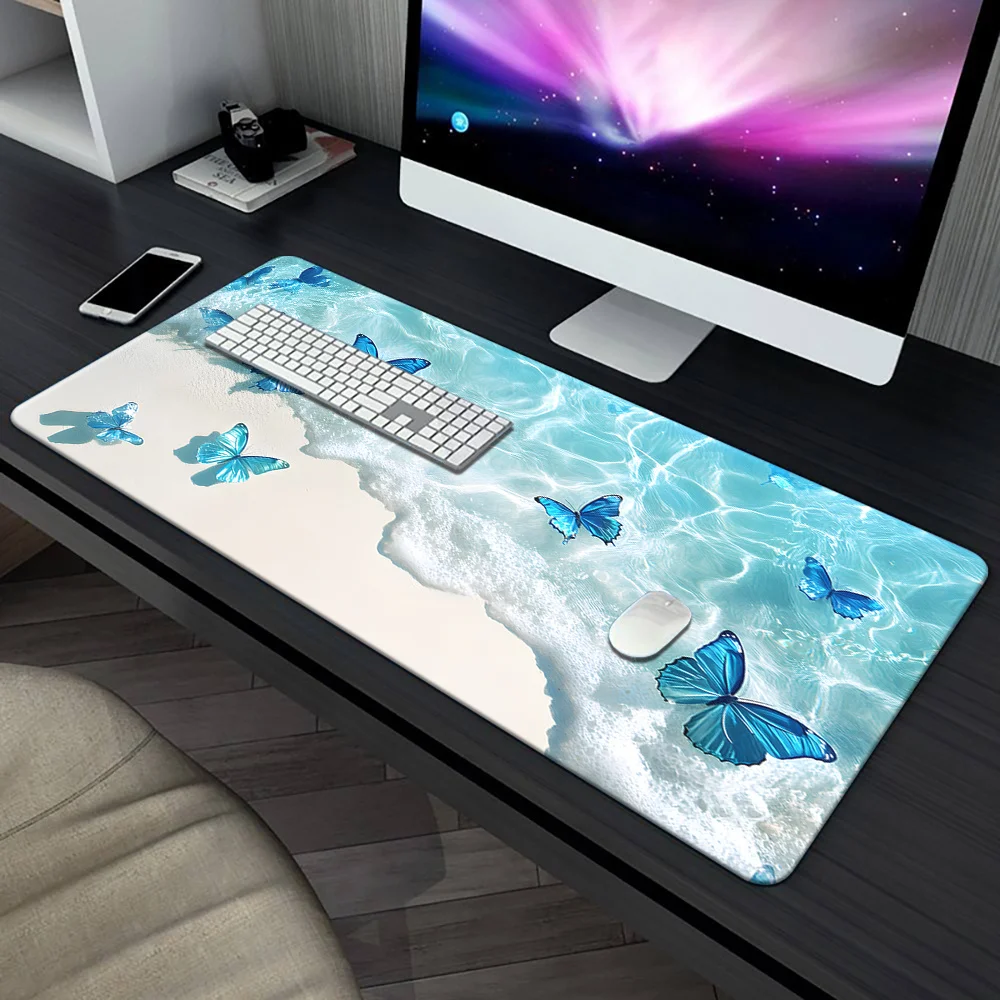 

Большой коврик для мыши XXL с блестящим морским синим узором в виде бабочек, нескользящий, резиновый, 900x400 мм, для игр, офиса, ПК, настольный, аксессуар для клавиатуры
