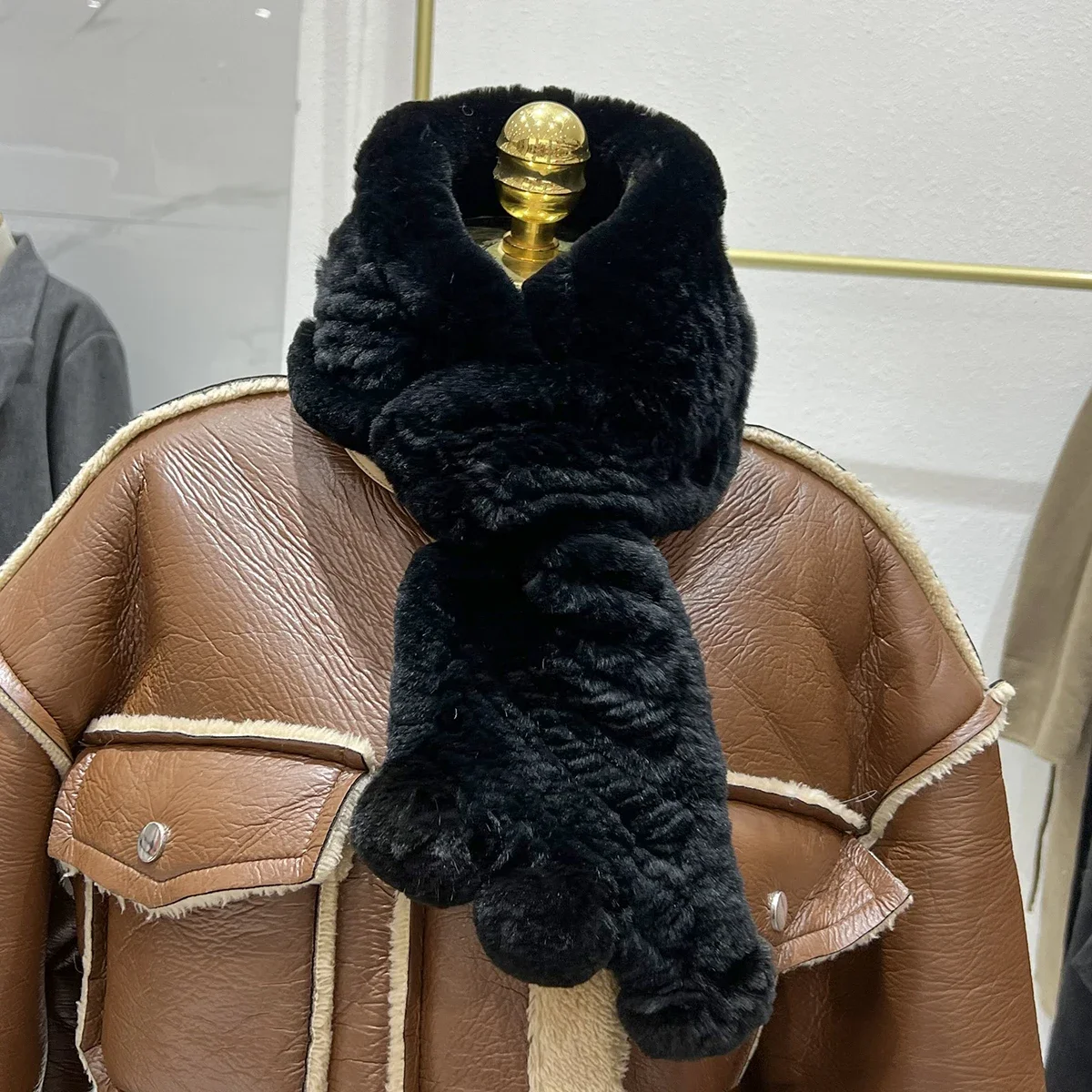 Echter Rex-Kaninchenfell-Schal für Damen, Winter, dick, warm, gestrickter Schal, doppelseitig, weicher Nackenwärmer, niedlicher Pompon-Kragen-Wickel. – Detail 14
