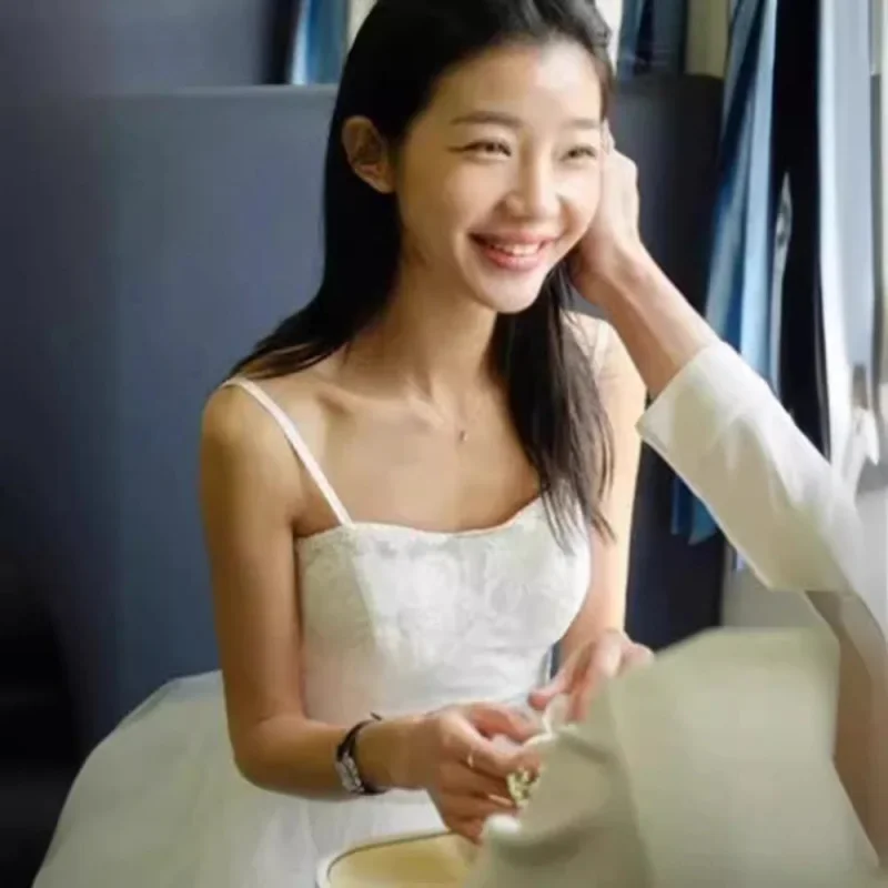 mori-style-voyage-robe-de-mariee-niche-super-fee-douce-pettijupe-temperament-camisole-voile-de-mariage-robe-de-soiree2025new