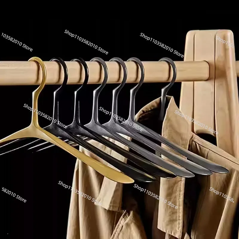 appendiabiti-in-metallo-senza-cuciture-antiscivolo-e-con-spalle-larghe