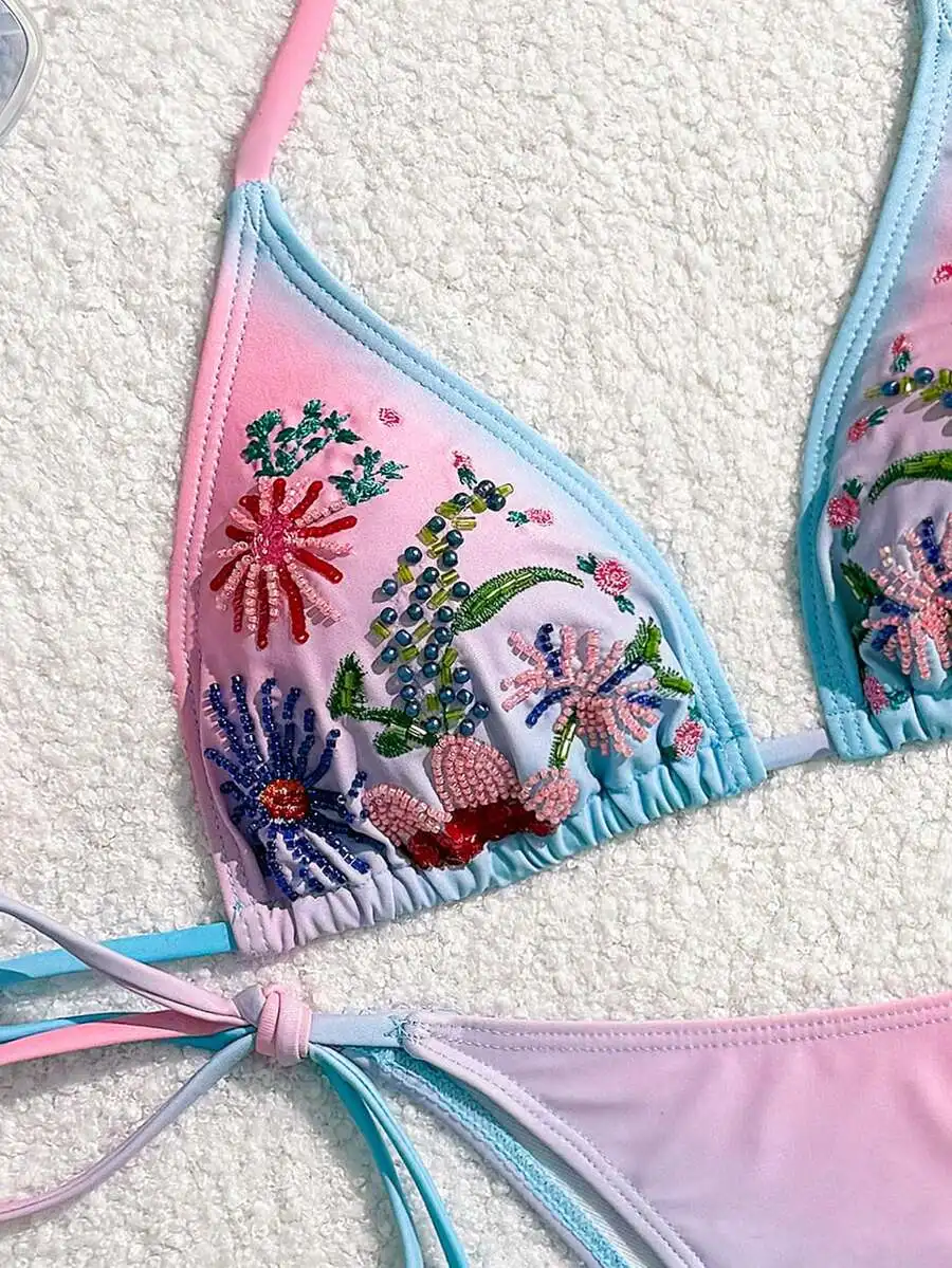 

Комплект бикини омбре с цветочным узором, бисером, вышитыми цветами и регулируемыми бретелями