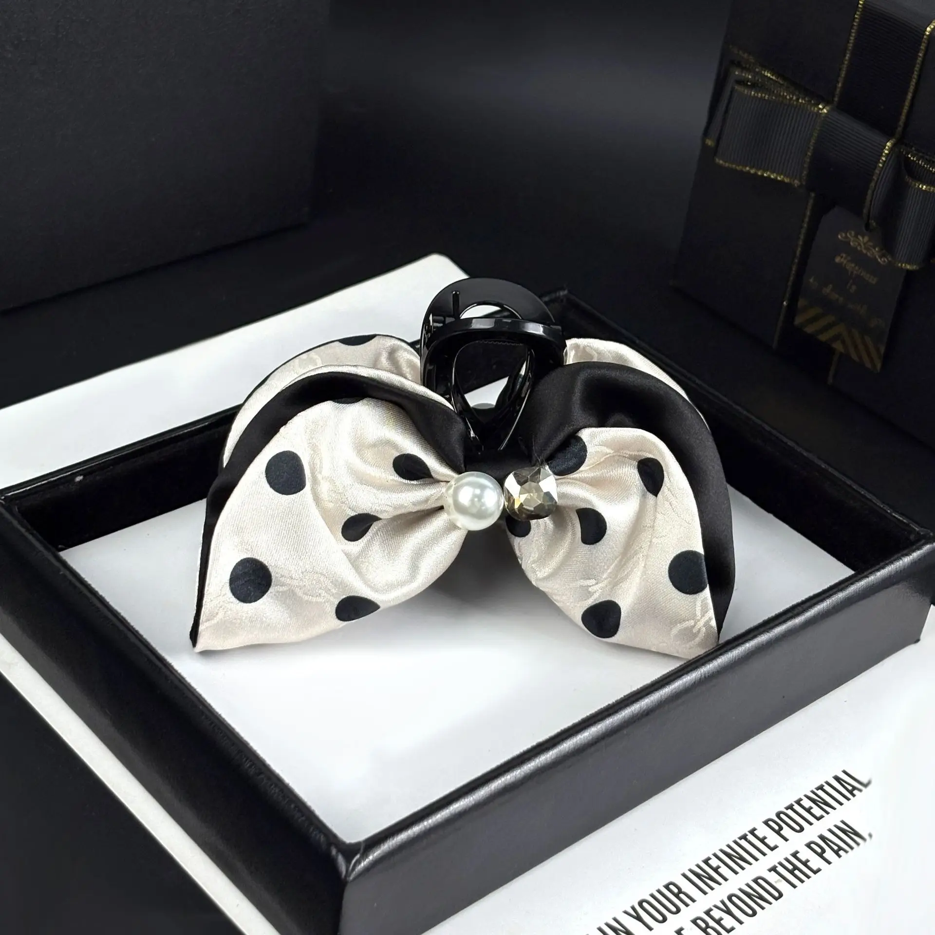 Japanese and Korean rhinestones retro polka dot bow grab clip high-end temperament versatile shark clip exquisite hairpin headdr