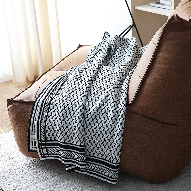 Designer recommended Nordic style knitted bed towel air conditioner casual nap blanket sofa decoration blanket