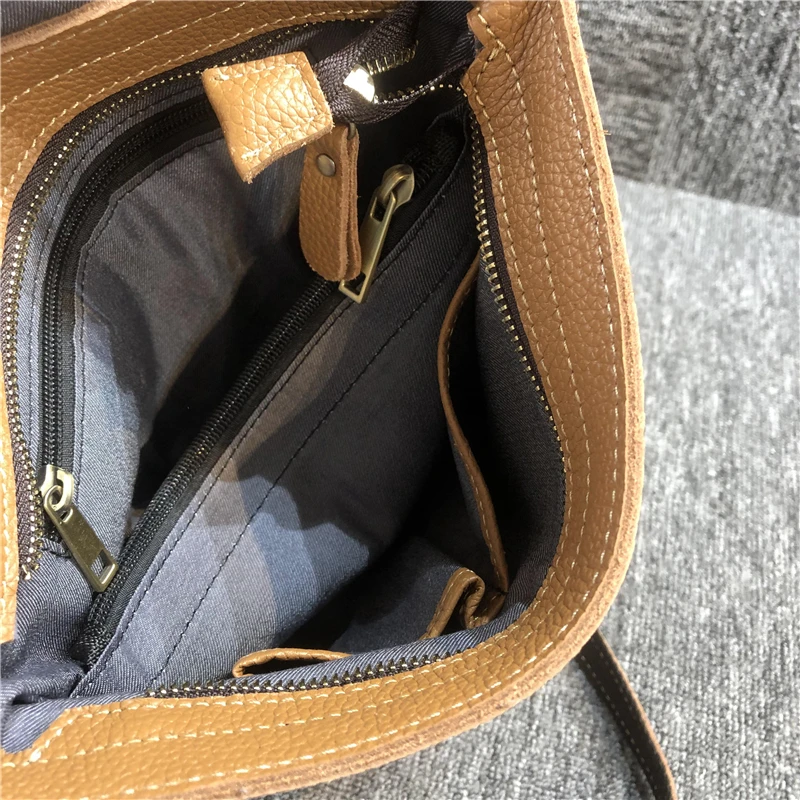 Retro Leather Women Bag Rivet Head Leather Large Capacity Handbag 2022 Luxury Brand Fashion Women Multifunctional Messenger Bag