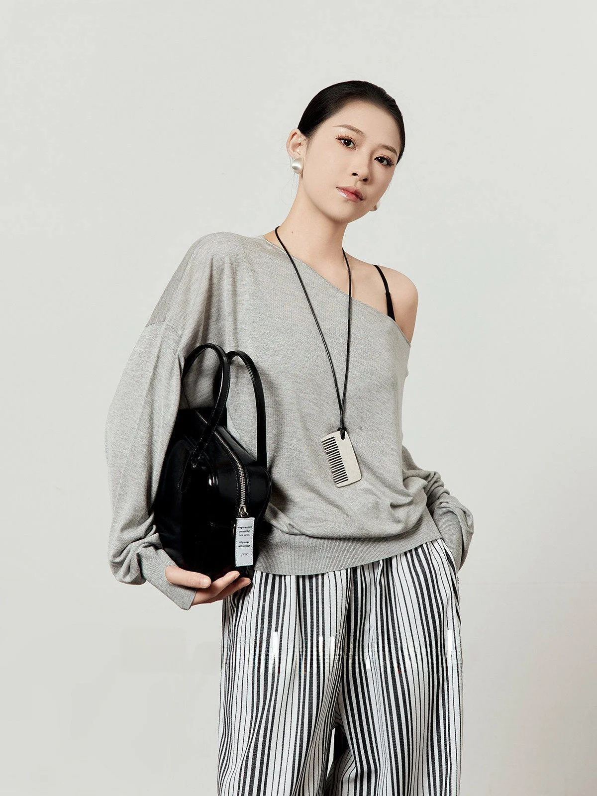 

Сексуальный асимметричный вязаный свитер оверсайз для женщин, свободный, в стиле lazy, летний, простой, универсальный, на все сезоны, с длинными рукавами