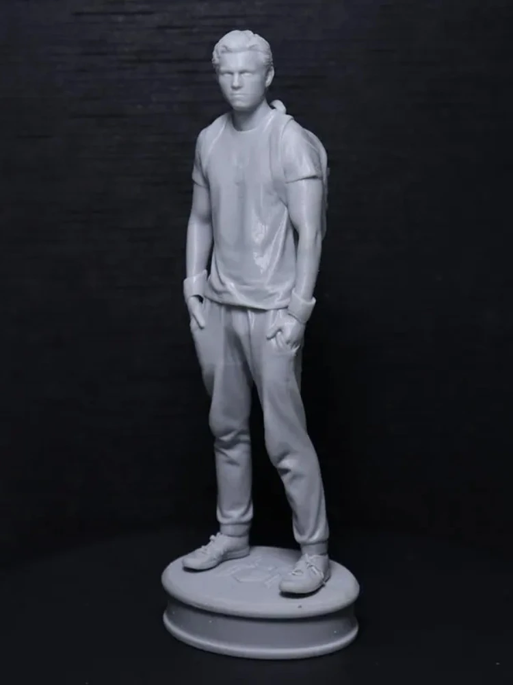 1/24  Resin Model Kits Spider Boy Figurine Unpainted No Color RW-517