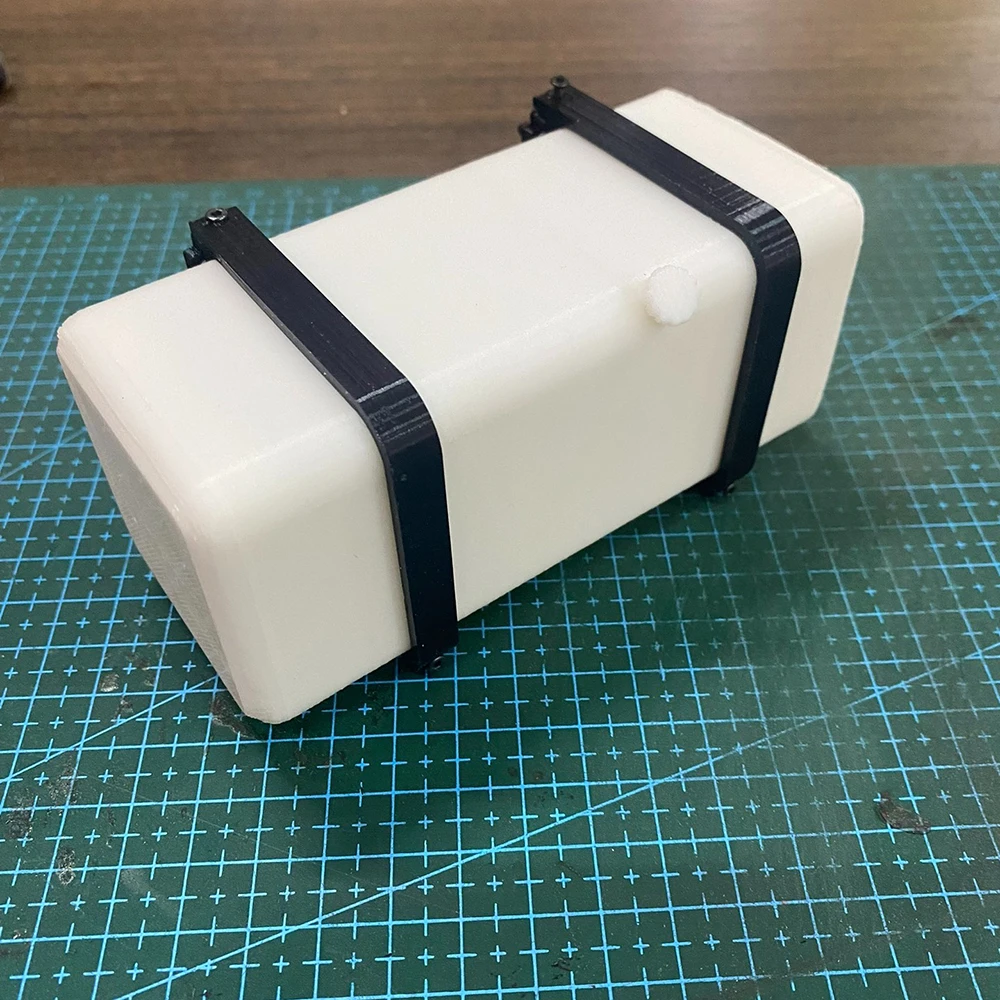 Decorazione del serbatoio del carburante di simulazione in plastica per 1/14 Tamiya RC autocarro con cassone ribaltabile SCANIA 770S VOLVO 750 Mercedes-Benz ACTROS 3363 MAN Parti