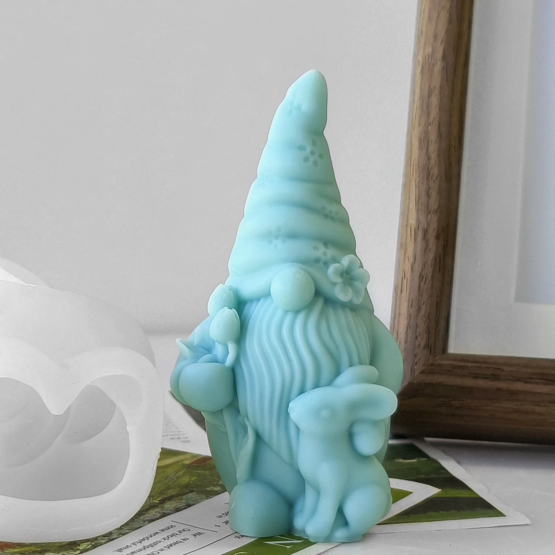 

Dwarf Aromatherapy Candle Silicone Mold DIY Faceless Old Man Plaster Ornament Decorative Mould for Crafts Home Decorations