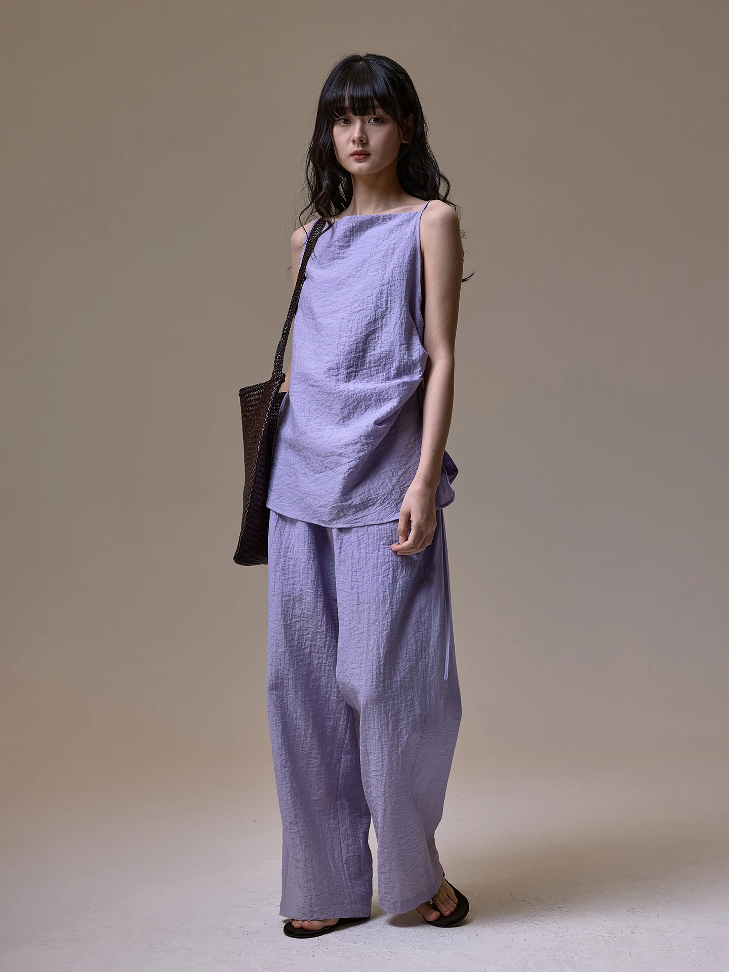 

Новый летний повседневный свободный комплект из двух предметов: длинные брюки и топ с поясом для женщин INOUT Q, хлопок, нейлон, вискоза, без рукавов