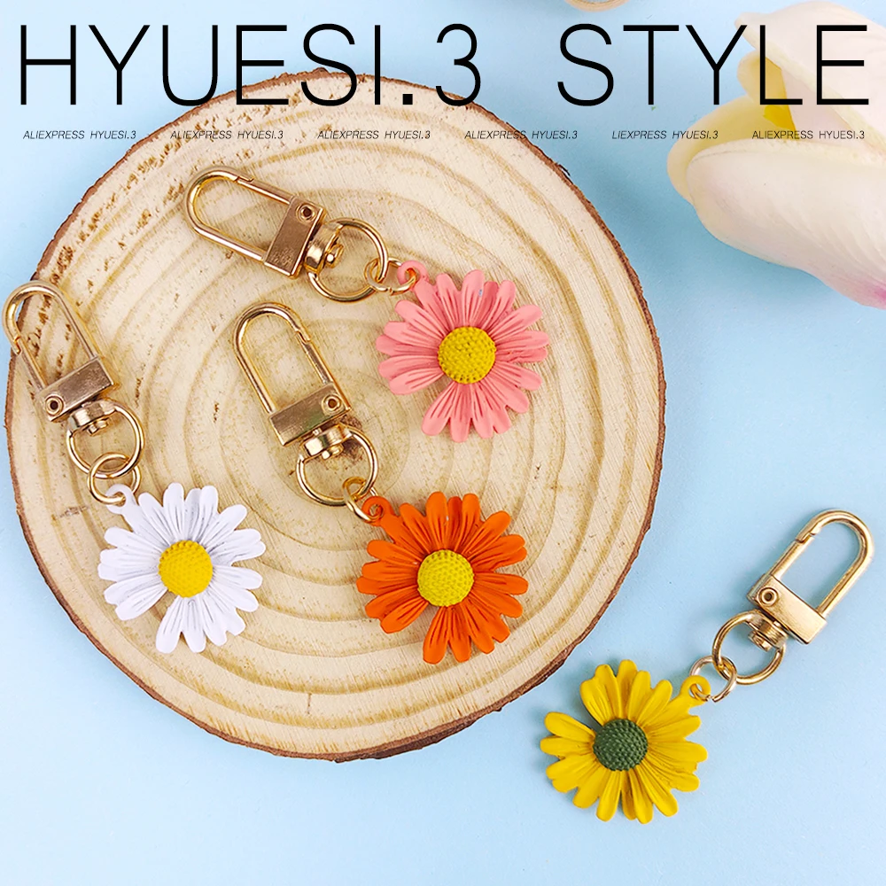 Cute Resin Sunflower Keychain Mini Daisy Flowers Key Holder For Women Girls Purse Handbag Earphone Case Hanging Pendant Decor