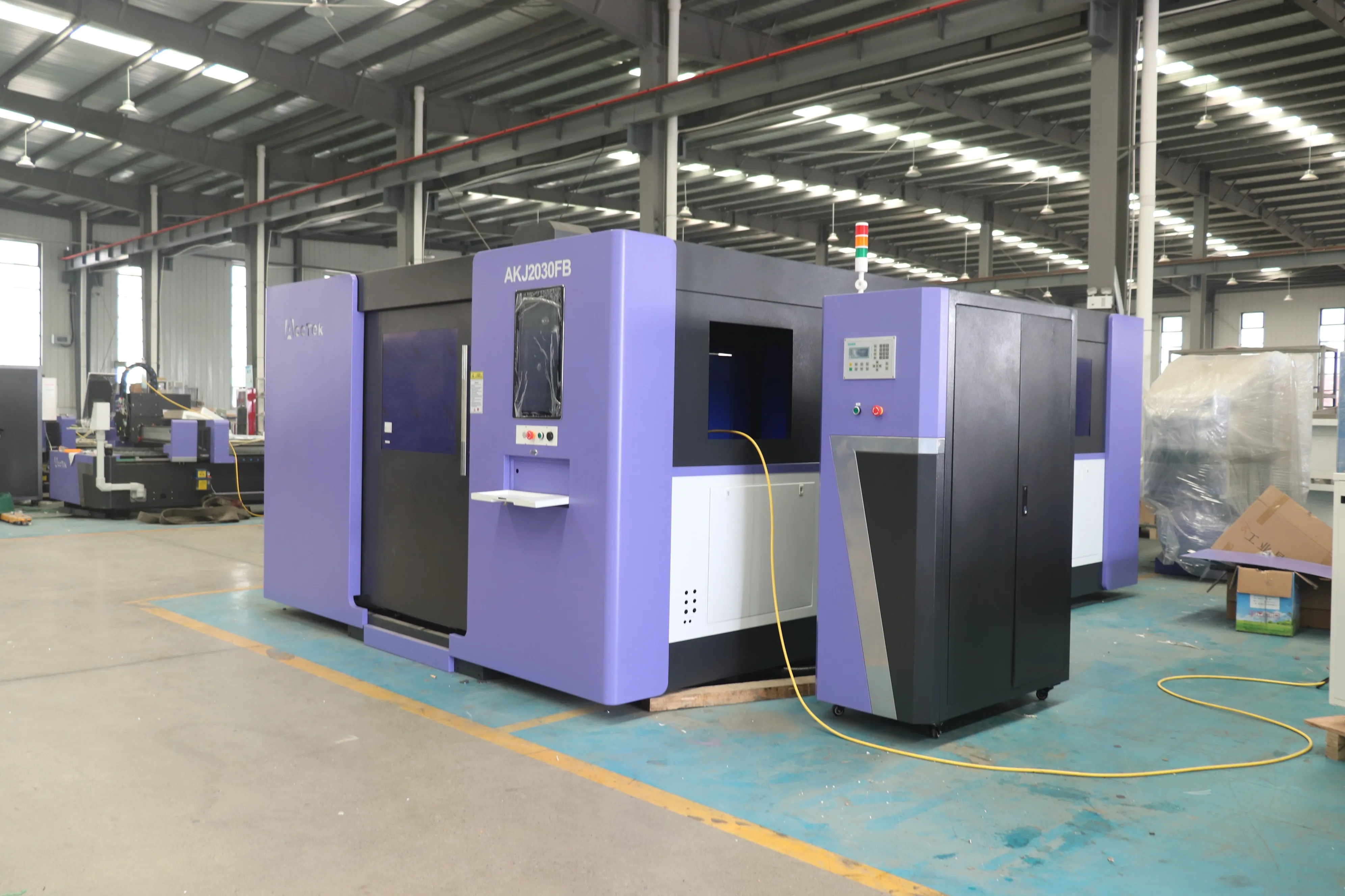 Mesin pemotong Laser CNC 2000x3000mm, pemotong Laser serat penutup penuh untuk baja lembar aluminium logam 3015 1500W 3000W 6KW